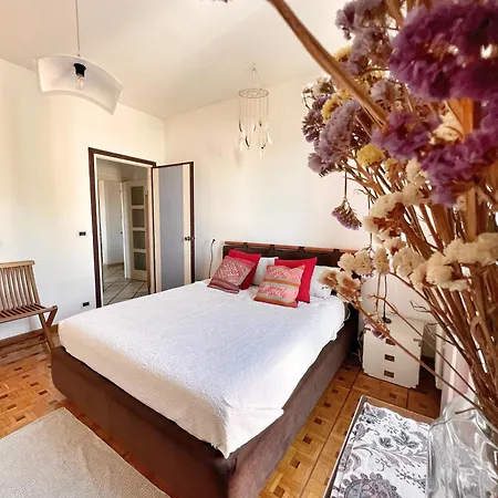 Casa Aurora 公寓 比耶拉